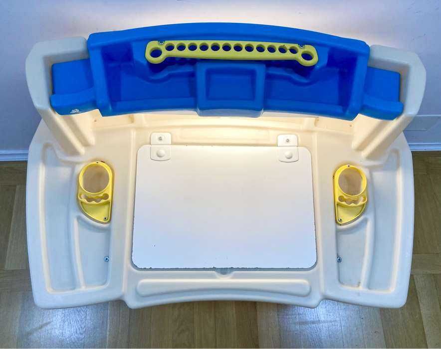 Birou / Pupitru copii Step2 Deluxe Art Master + Scaun + Lampă LED