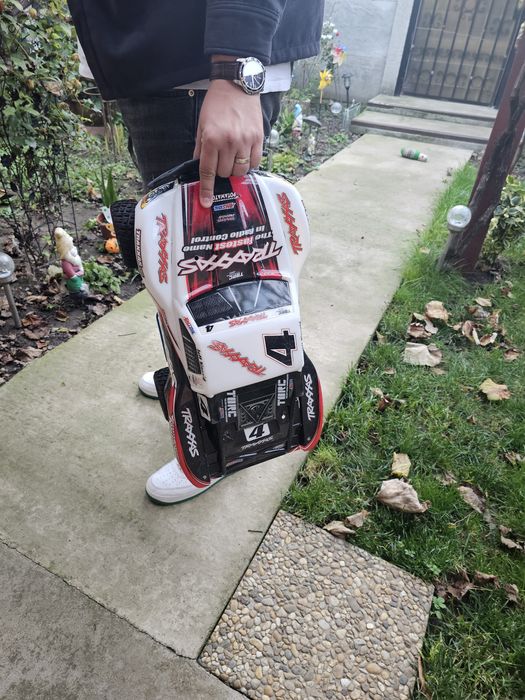 Traxxas Slash VXL 1:10 4x4 cu multe accesorii si baterii