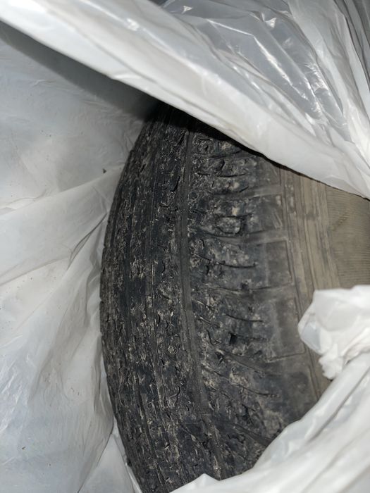 Продам летнию резину  в нормальном состоянии