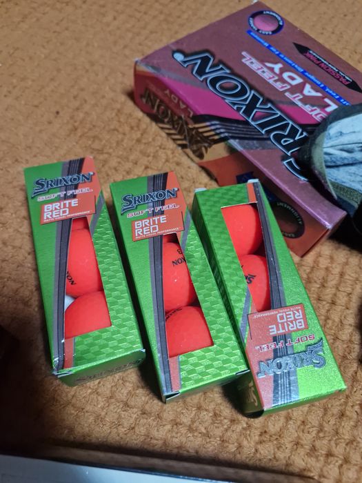 Bile de golf noi diverse rosu verde si alb