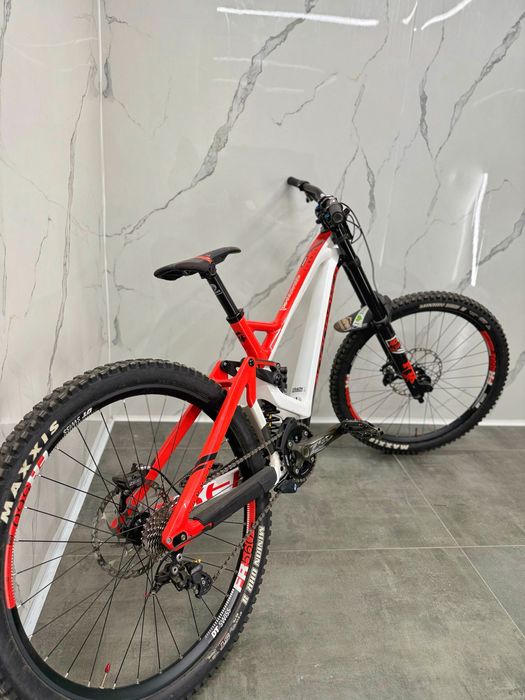 Велосипед за спускане Mondraker Summum CarbonFrame Pro  XL
