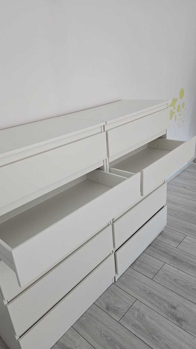 Comodă albă modernă cu 8 sertare – foarte spațioasă