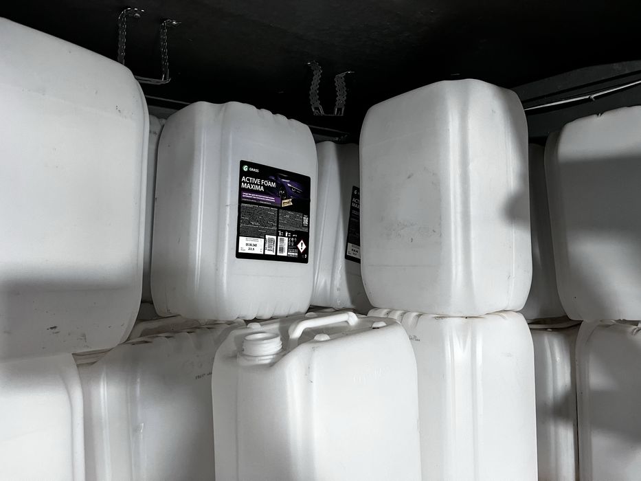 Продам пластиковые канистры.