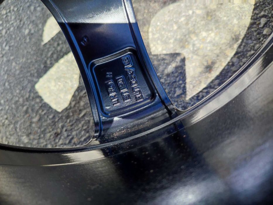 284 - 4бр. Алуминиеви джанти 18'' 5x114.3 с гуми 235/60R18 Hyundai