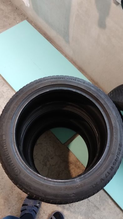 4бр.гуми225/45r17 continental al season contact Xl
