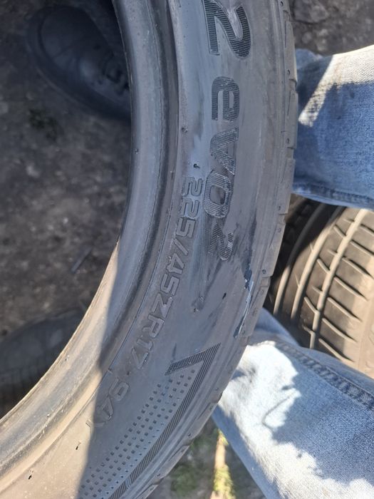 Vand 2 anvelope 225 45 17 hankook de vara