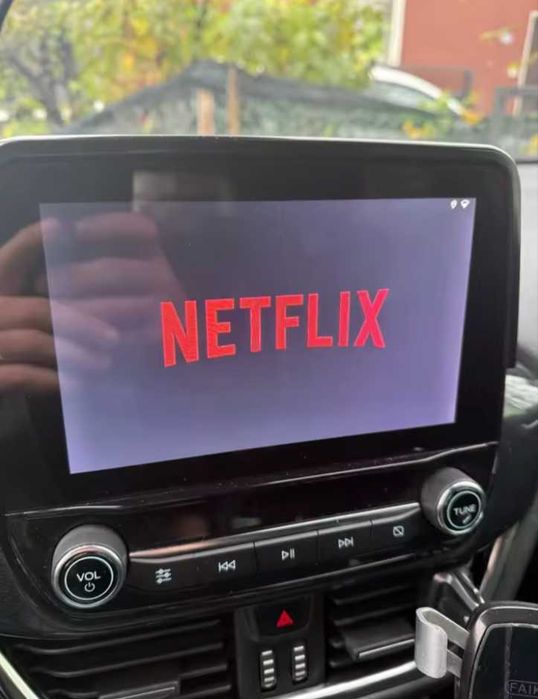 Безжичен CarPlay AI Box Android 13 за CarPlay/Android Auto
