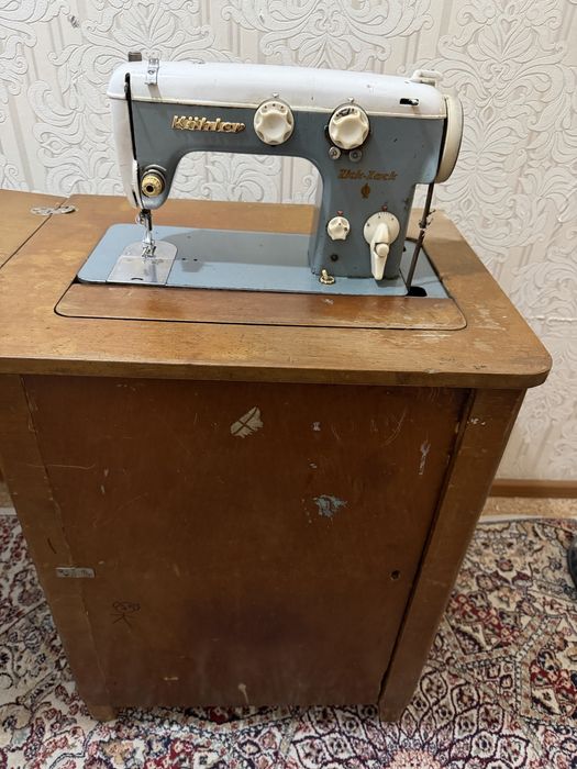 Швейная машина в рабочем состояние