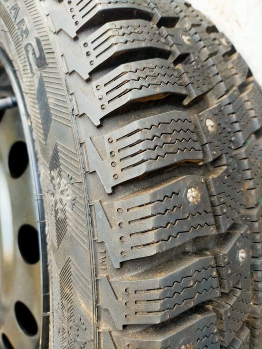Резина 195/60R15 с диском новая