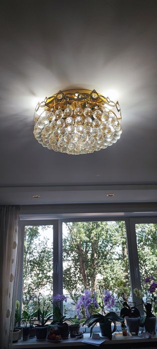 Люстра красивая!