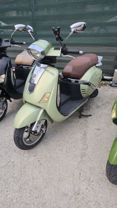 SCUTERE  49 și 125cc Yamaha Kymko