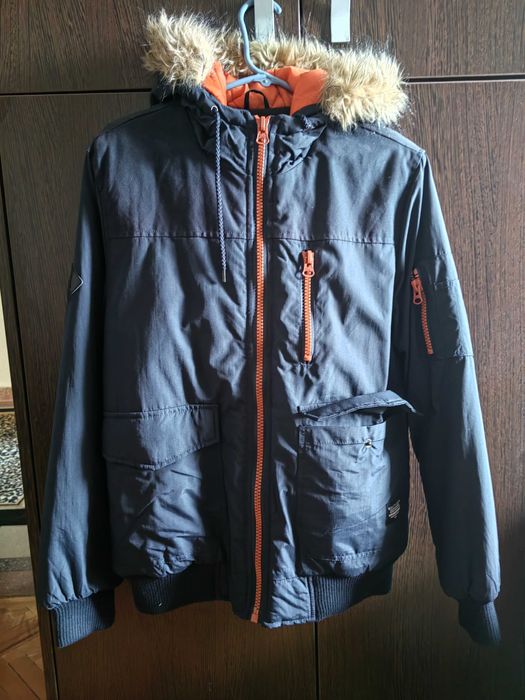 !NOU! Vand geaca noua de barbati Marime S Marca Asos