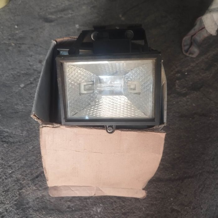 Лампы освещения.