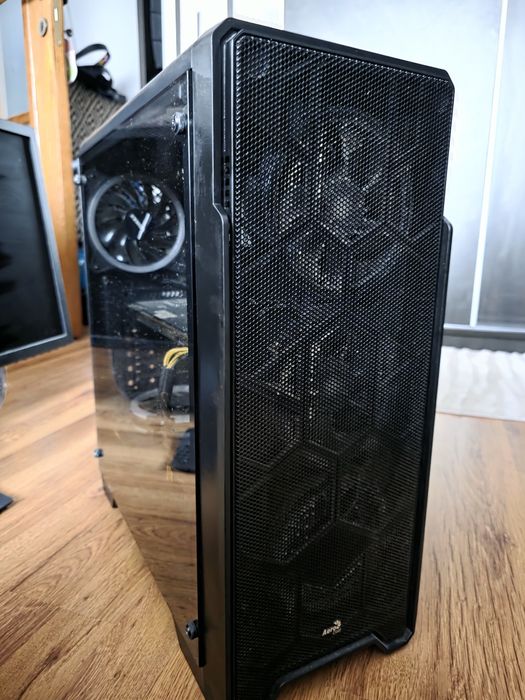 Pc gaming  + 2 monitoare