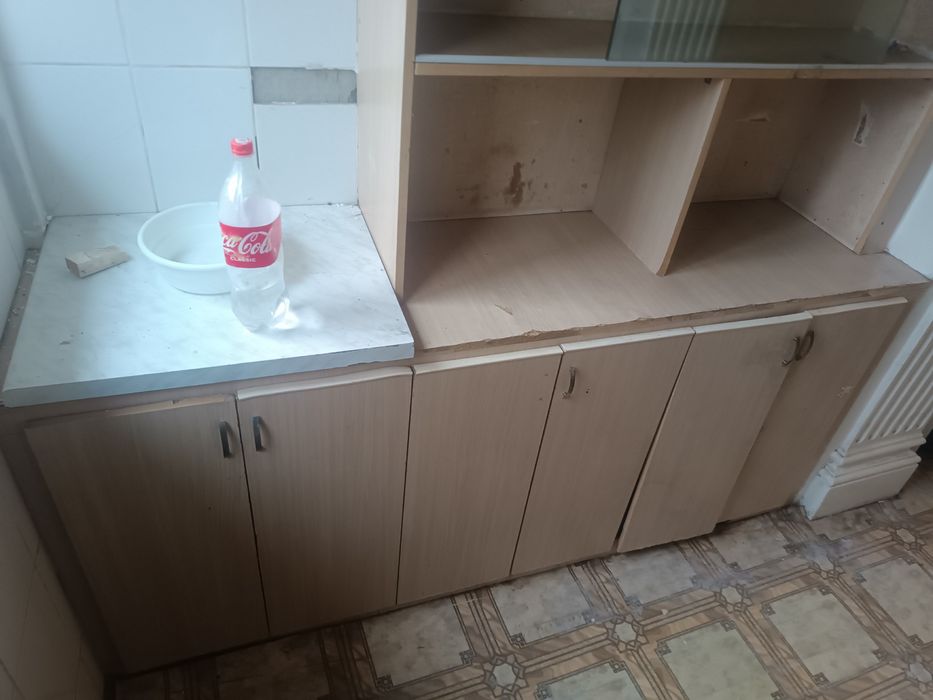 Продается кухонный мебель