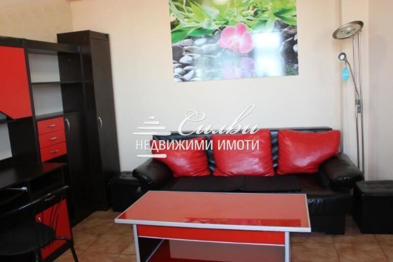 Дава се под наем Двустаен апартамент в Шумен, Болницата - 65 кв.м за 255 € - Снимка #1