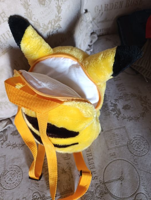 плюшевый рюкзак в виде Пикачу (Pikachu).