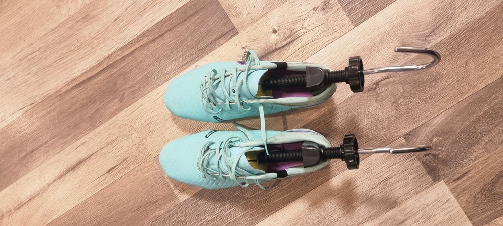 Ghete fotbal Nike Tempo