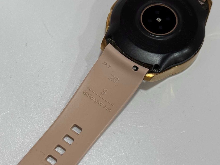 Смарт Часовник - Samsung Watch SM-R810