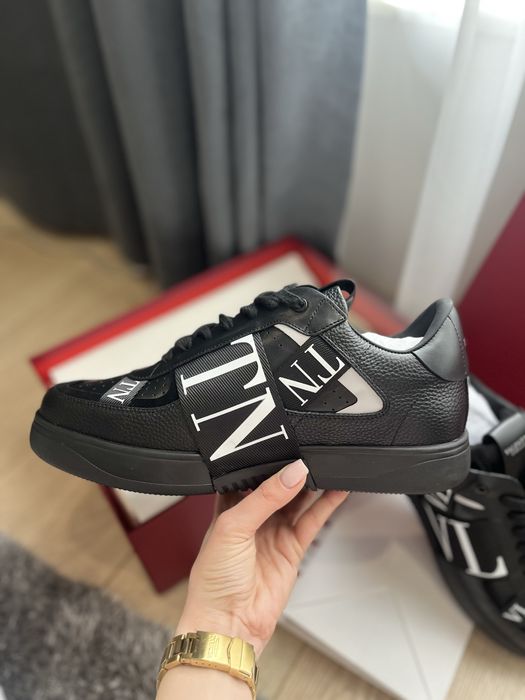 Мъжки обувки Valentino