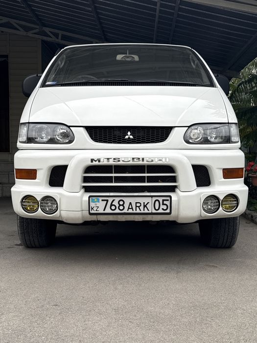 Mitsubishi DELICA