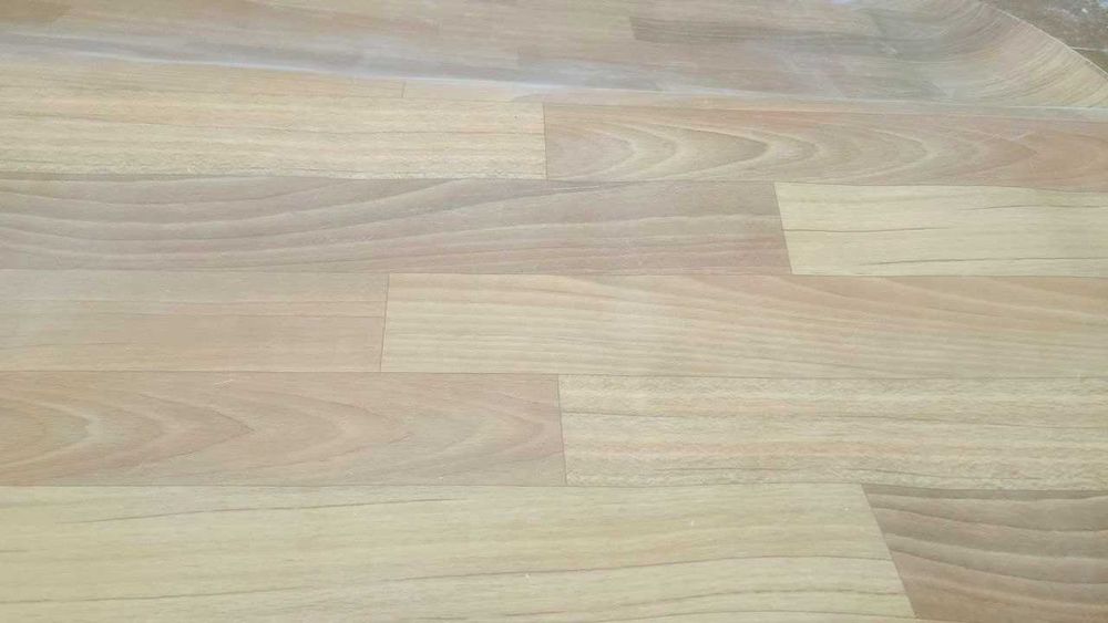 Линолеум 150 см × 170 см