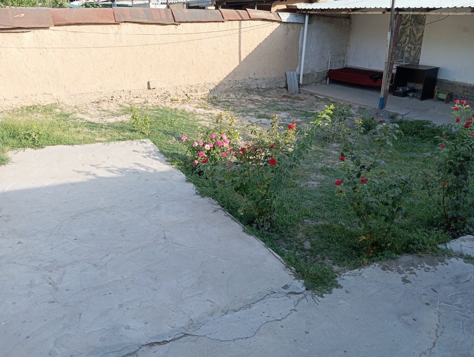 3 хонали ховли сотилади