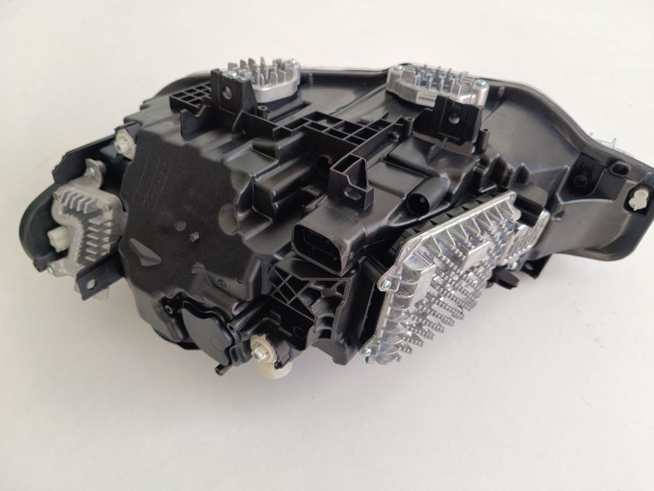 Пълен комплект фарове BMW F30,F31 LCI ФЕЙСЛИФТ