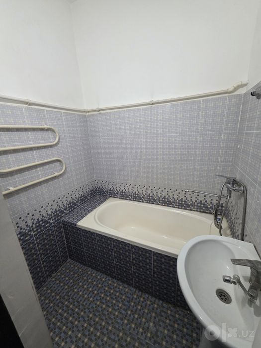 2 xonali kvartira sotiladi