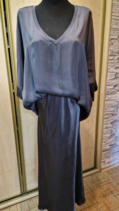 Продам новый костюм из вискозы Италия