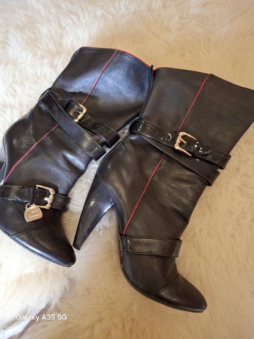 Елегантни оригинални ботушки  Guess за дамите с малко краче