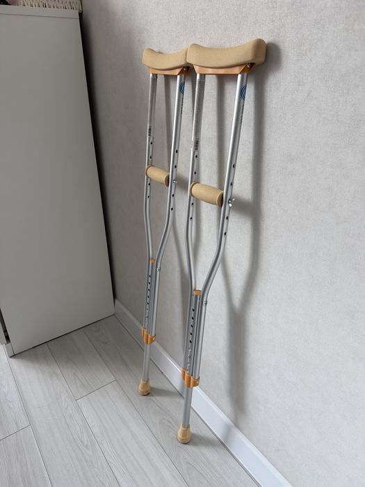 Костыли прочные