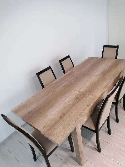 Vând masa cu 6 scaune