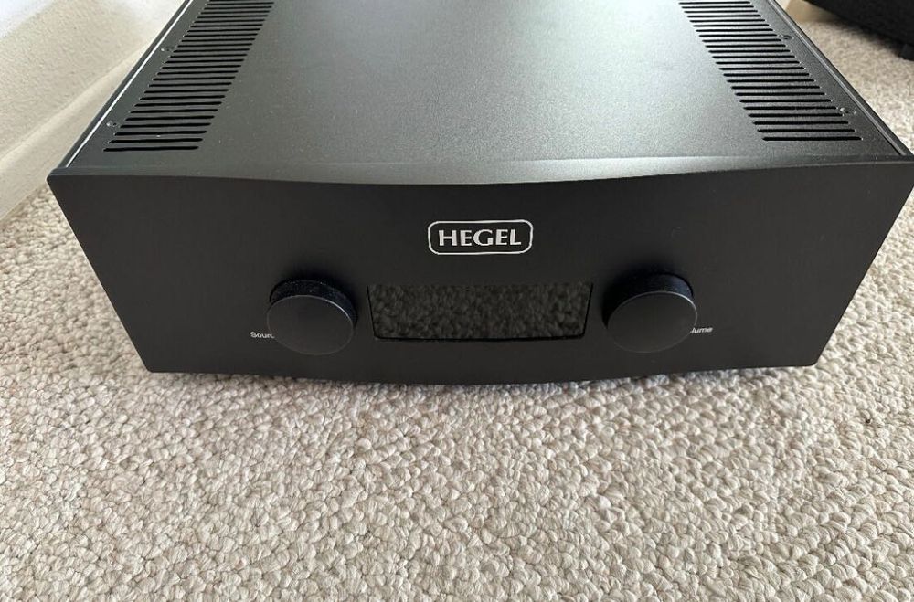Amplificator Hegel H590 full box impecabil