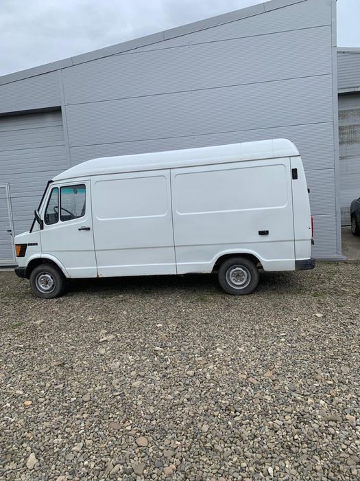 Mercedes Benz 208D