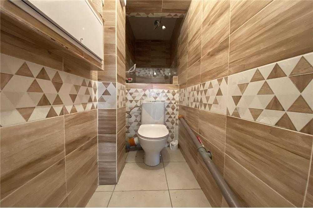 Продава се Тристаен апартамент в Шумен, Пазара - 77 кв.м за 1822 €/кв.м - Снимка #11