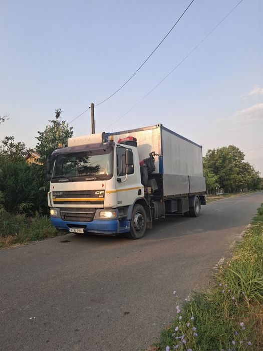 Transport containere - camion macara