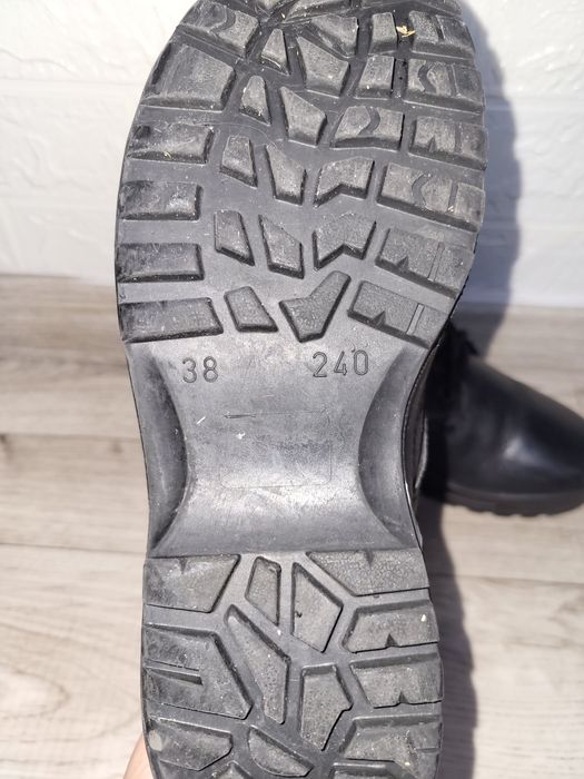 Продам зимние берцы