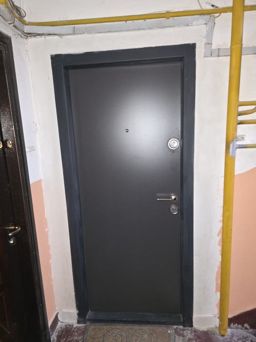 Apartament 2 camere, semidecomandat, et . 1, zona Han