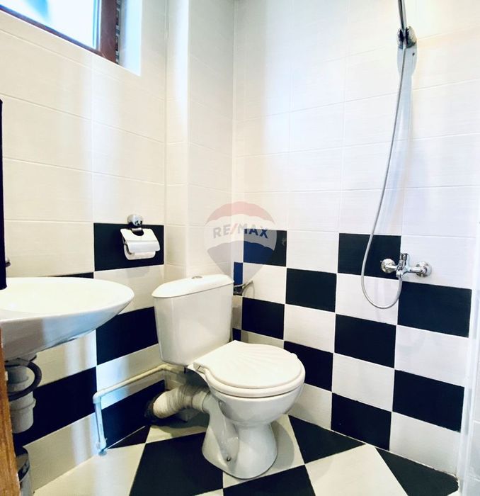 Бизнес имот - къща в артистичен стил, гр.Балчик