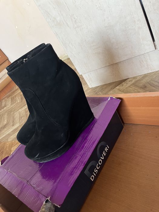 Продам женсую обувь