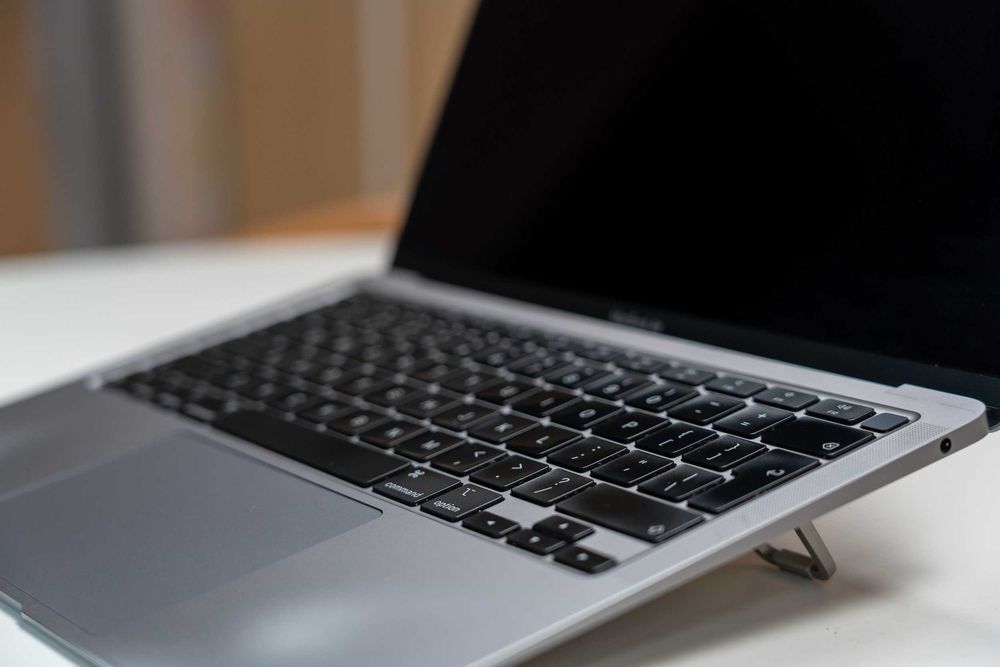 Apple MacBook Air M1 13” – 8GB RAM, 256GB SSD, Space Grey