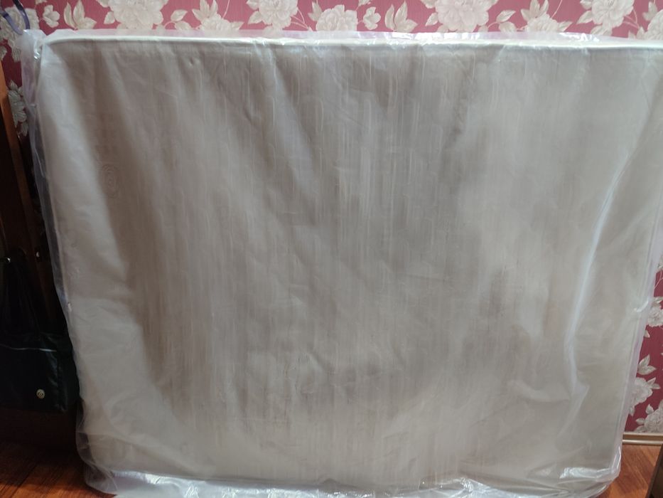 Продам Матрас 160x200
