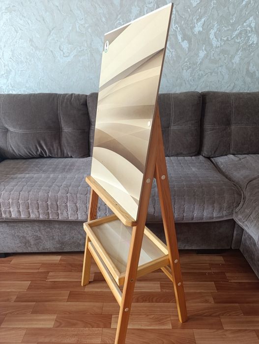 Продам мольберт деревянный
