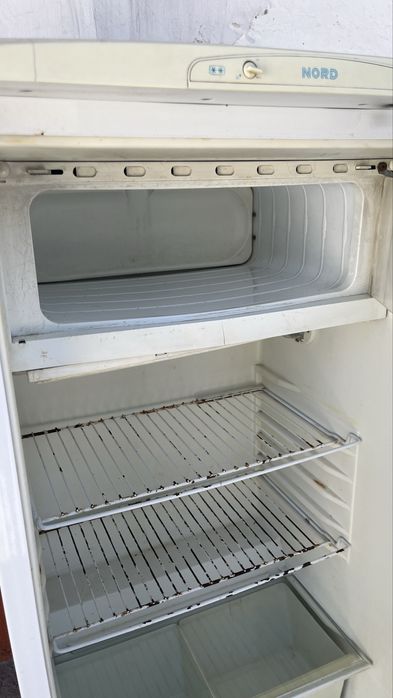 Холодильник.    .