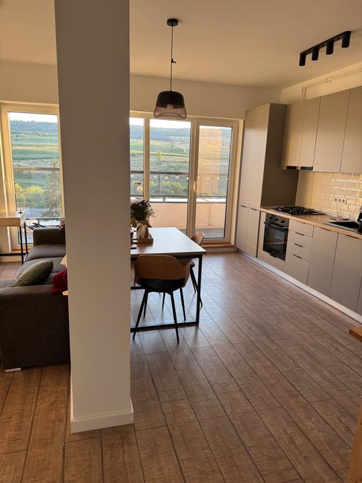 Închiriez apartament 2 camere 50mp, recent renovat | Iris - Fânețe | Balcon 16mp | AC | Parcare în subteran opțională