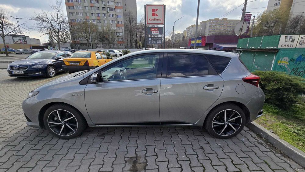 De vanzare Toyota Auris Hybrid