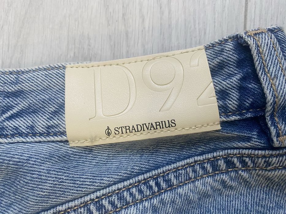 Дамски светлосини дънки.