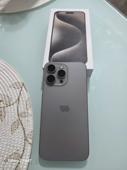 Se vinde iphone 15 pro max 256gb