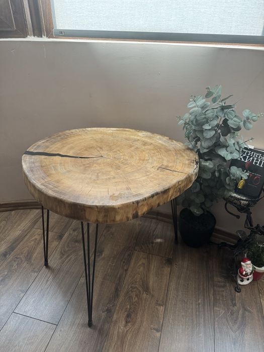 Уникална холна маса - масивно дърво